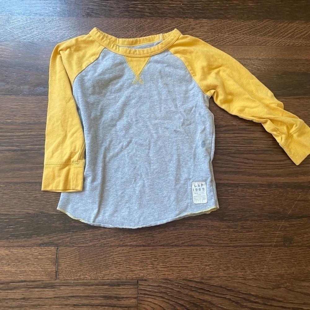 Baby gap play shirt